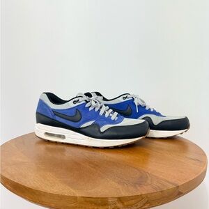 Nike Men's Blue, Black, and Gray Sneakers, Size 10